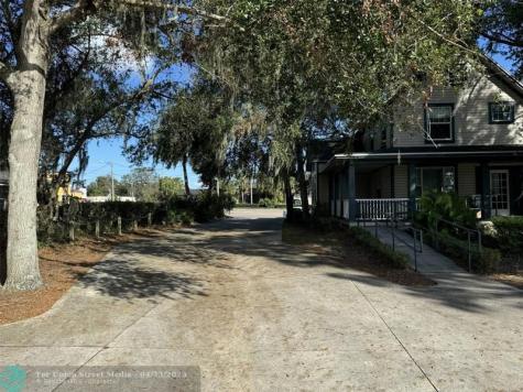 33 W Highway 60 Lake Wales FL 33853