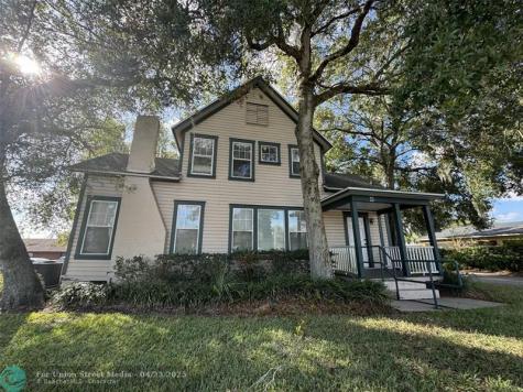 33 W Highway 60 Lake Wales FL 33853