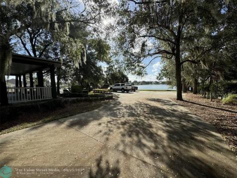 33 W Highway 60 Lake Wales FL 33853