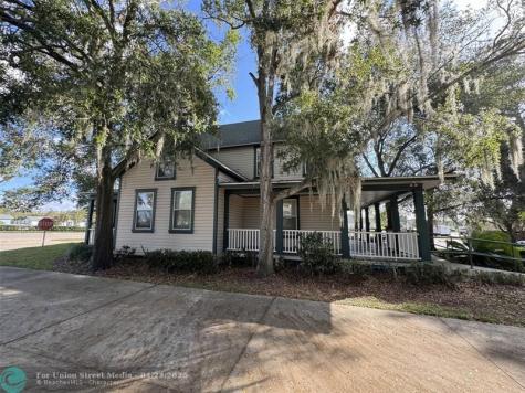 33 W Highway 60 Lake Wales FL 33853