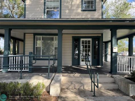 33 W Highway 60 Lake Wales FL 33853