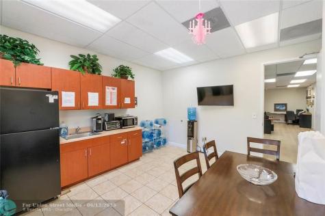 5571 N University Drive Coral Springs FL 33067