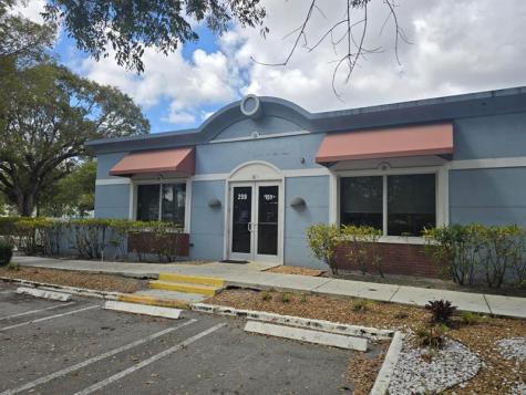 201 SW 84th Avenue Plantation FL 33324