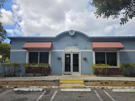 201 SW 84th Avenue Plantation FL 33324