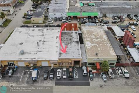 1040 NE 44th Street Oakland Park FL 33334