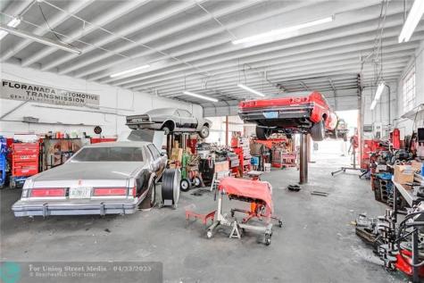 1040 NE 44th Street Oakland Park FL 33334