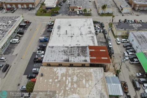 1040 NE 44th Street Oakland Park FL 33334