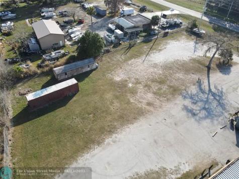 2405 Us Highway 441 Okeechobee FL 34974