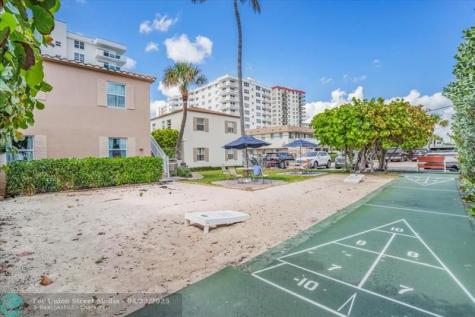 1715 S Surf Road Hollywood FL 33019