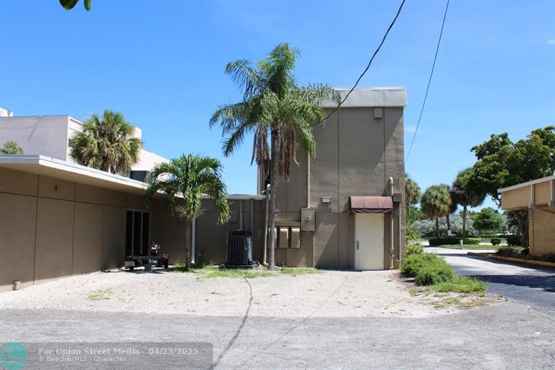 17 SE 24th Avenue Pompano Beach FL 33062