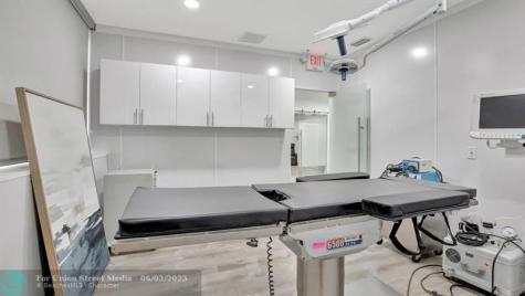 7050 NW 4th Street Plantation FL 33317