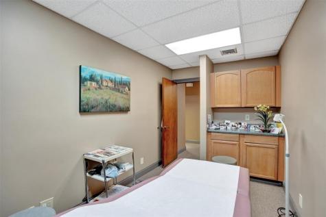 1881 N University Drive Coral Springs FL 33071