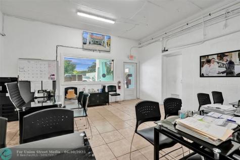 5350 N State Road 7 North Lauderdale FL 33309