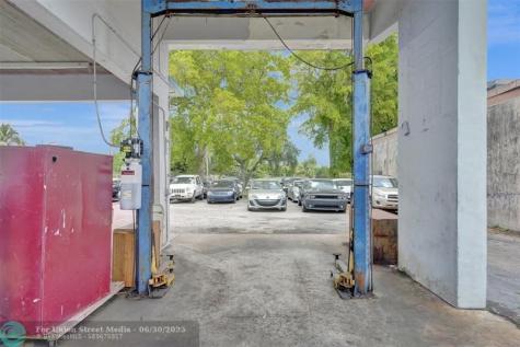 5350 N State Road 7 North Lauderdale FL 33309