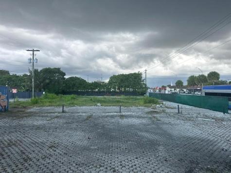 1430 NW 119 Miami FL 33167