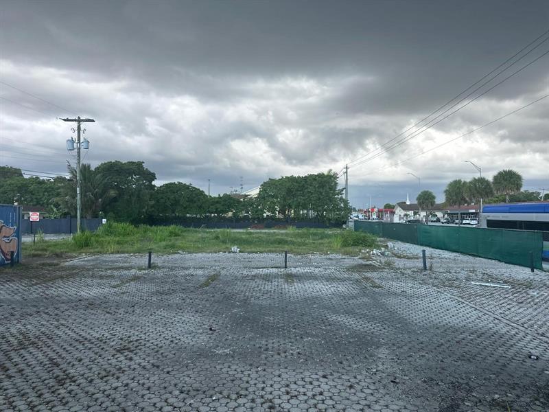 1430 NW 119 Miami FL 33167