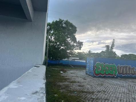 1430 NW 119 Miami FL 33167