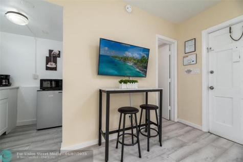 820 NE 21st Drive Wilton Manors FL 33305