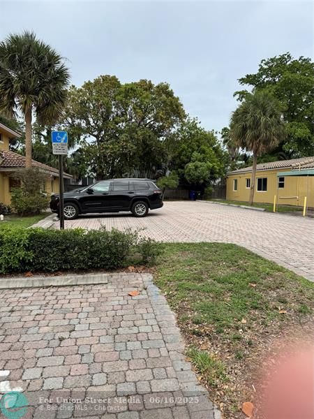 1852 SE 1st Avenue Fort Lauderdale FL 33316