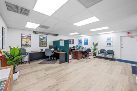 1881 N University Drive Coral Springs FL 33071