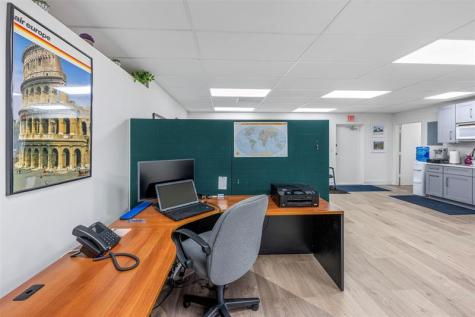 1881 N University Drive Coral Springs FL 33071