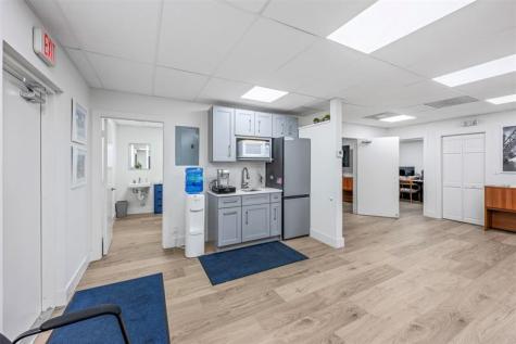 1881 N University Drive Coral Springs FL 33071