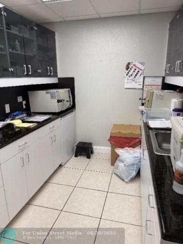 2801 N University Coral Springs FL 33065