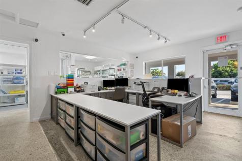 141 E Commercial Boulevard Oakland Park FL 33334