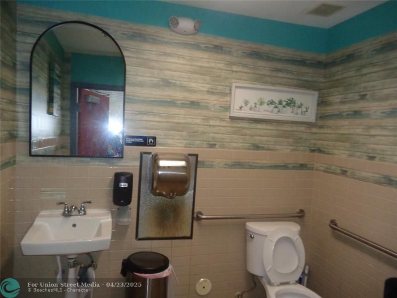 15280 S Jog Road Delray Beach FL 33446