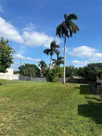 1 NE 1st Avenue Dania Beach FL 33004