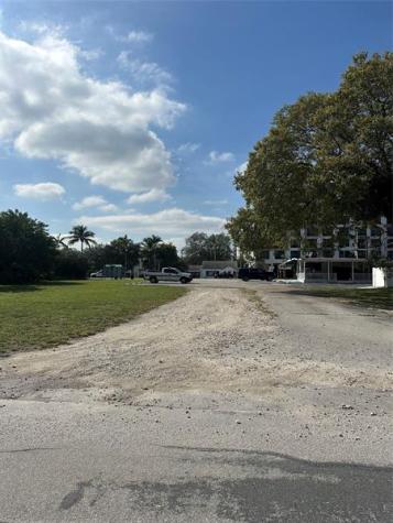 1 NE 1st Avenue Dania Beach FL 33004