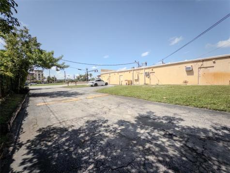 4480 SW 64th Avenue Davie FL 33314