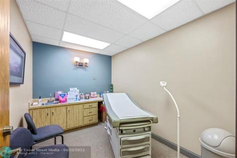 1881 N University Drive Coral Springs FL 33071