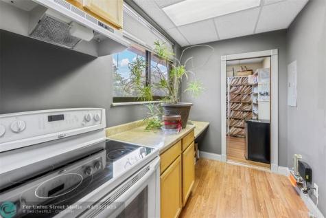 1881 N University Drive Coral Springs FL 33071