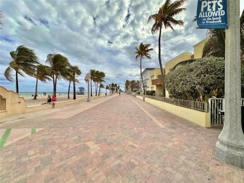 2212 N Surf Road Hollywood FL 33019