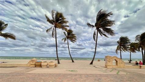 2212 N Surf Road Hollywood FL 33019