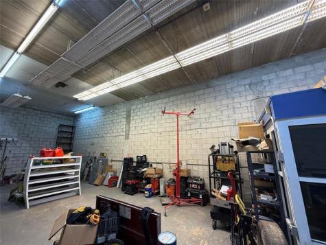 7750 NW 71st Street Miami FL 33166