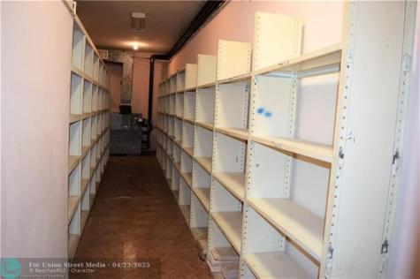 2 W Main Street Avon Park FL 33825