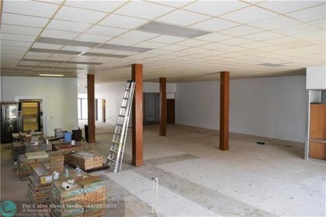 2 W Main Street Avon Park FL 33825