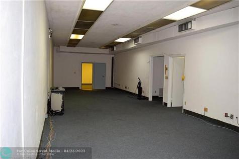 2 W Main Street Avon Park FL 33825