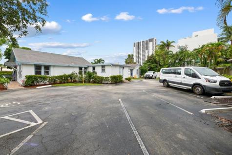 746 NE 3rd Avenue & NE 8th Street Fort Lauderdale FL 33304