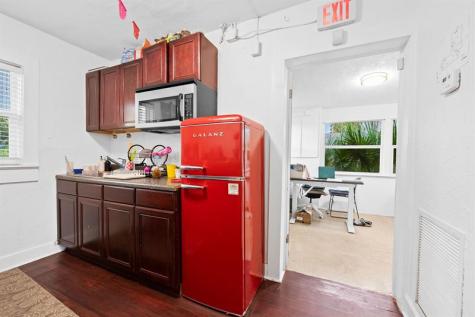 746 NE 3rd Avenue & NE 8th Street Fort Lauderdale FL 33304