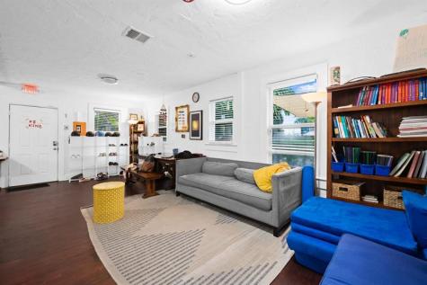 746 NE 3rd Avenue & NE 8th Street Fort Lauderdale FL 33304