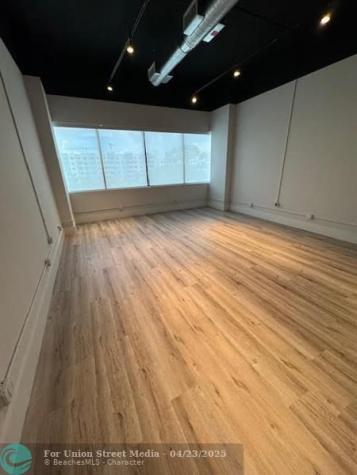 19790 W Dixie Highway Miami FL 33180