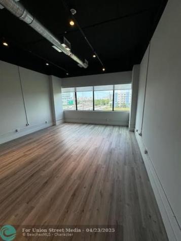 19790 W Dixie Highway Miami FL 33180