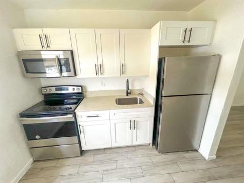 1261 NW 59th Street Miami FL 33142