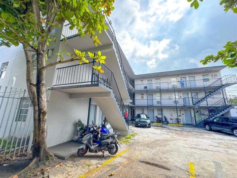 1261 NW 59th Street Miami FL 33142
