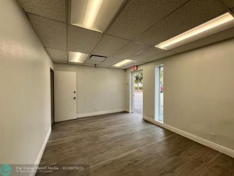 2910 NW 28th Street Oakland Park FL 33311