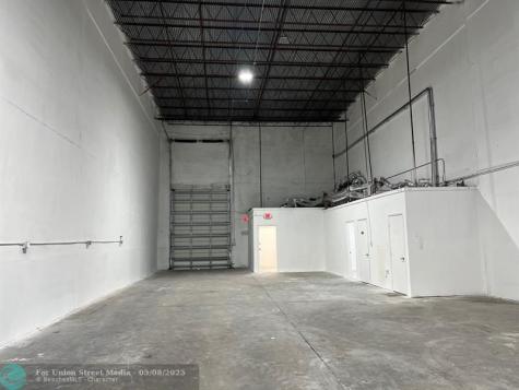 2910 NW 28th Street Oakland Park FL 33311