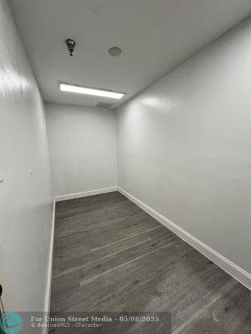 2910 NW 28th Street Oakland Park FL 33311